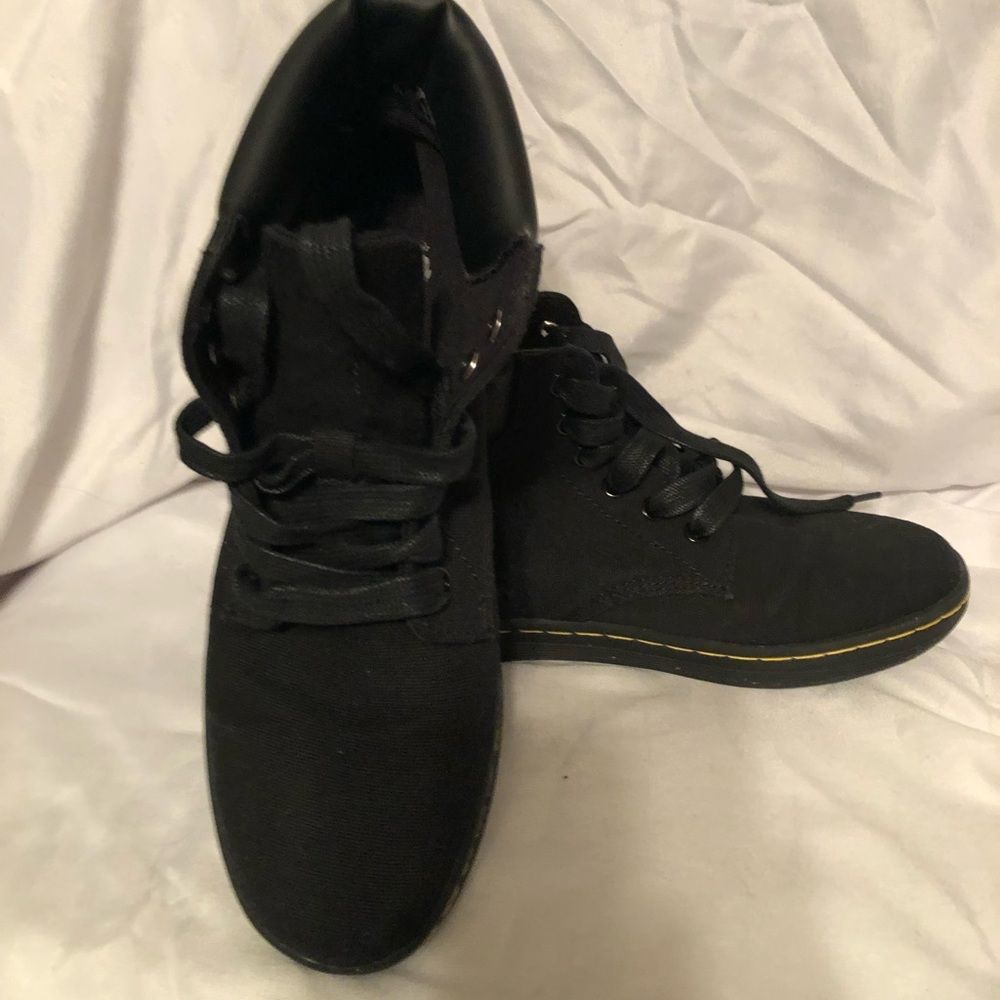 Dr Marten black canvas runners